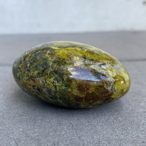 Green Opal Palm stone - Picture 5 of 8